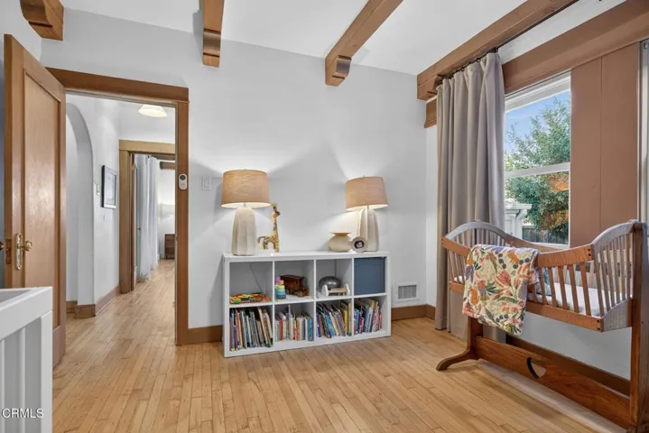 49-web-or-mls-UpmarketMedia-1684Poli-004