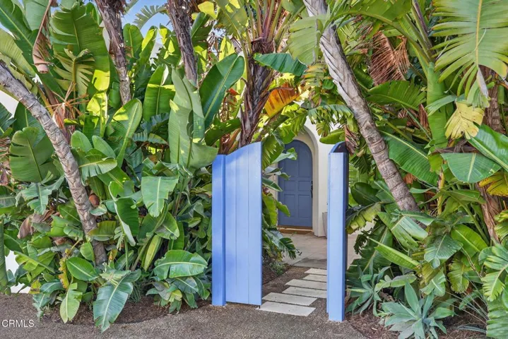 8-web-or-mls-UpmarketMedia-1684Poli-225