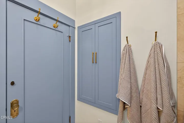 52-web-or-mls-UpmarketMedia-1684Poli-043