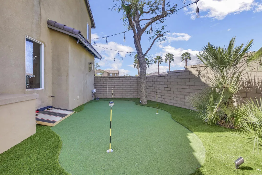 56 PUTTING GREEN FULL SIZE 56 PUTTING GREEN FULL SIZE