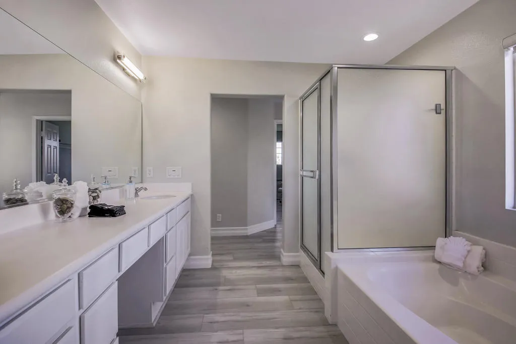 50 MASTER BATH FULL SIZE 50 MASTER BATH FULL SIZE