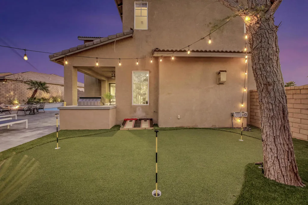11 PUTTING GREEN FULL SIZE 11 PUTTING GREEN FULL SIZE