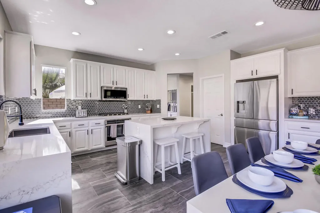 35 KITCHEN FULL SIZE 35 KITCHEN FULL SIZE