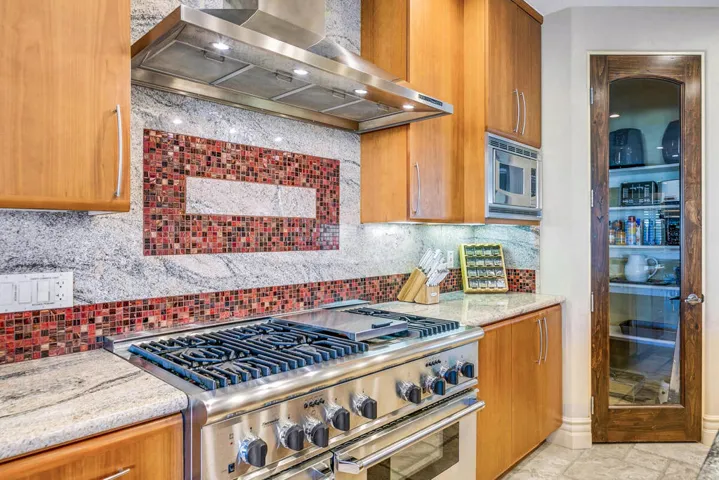 35 KITCHEN MLS