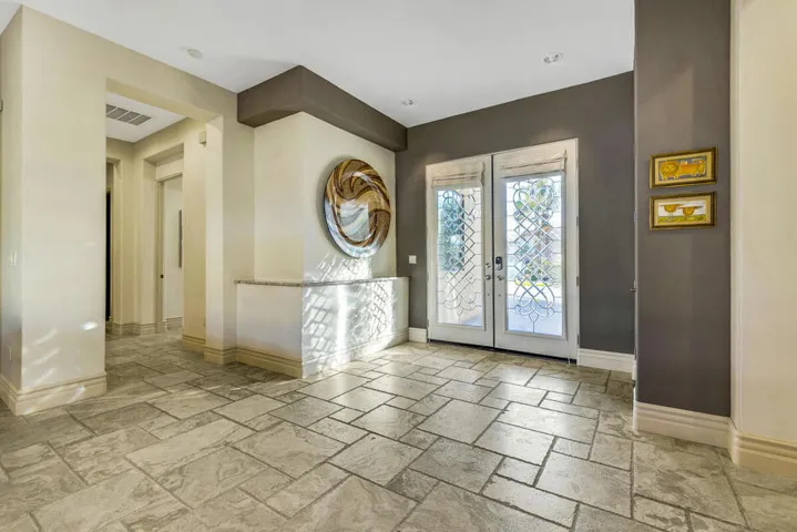 28 FOYER MLS