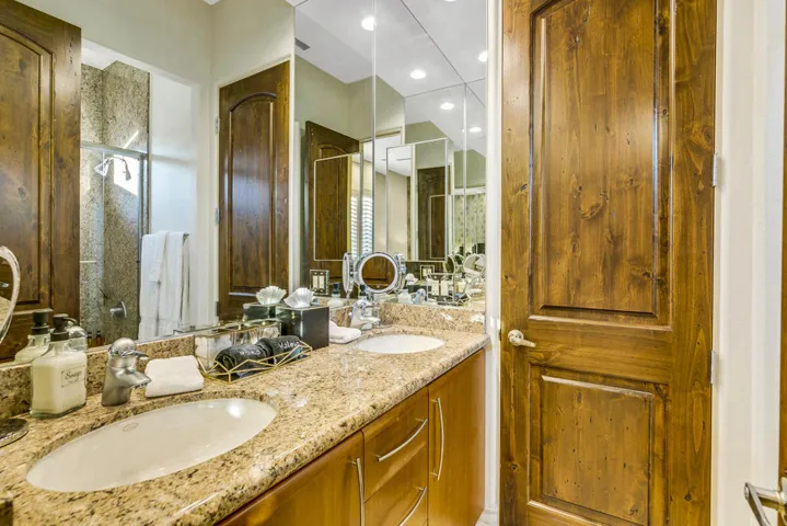 61 BATHROOM MLS