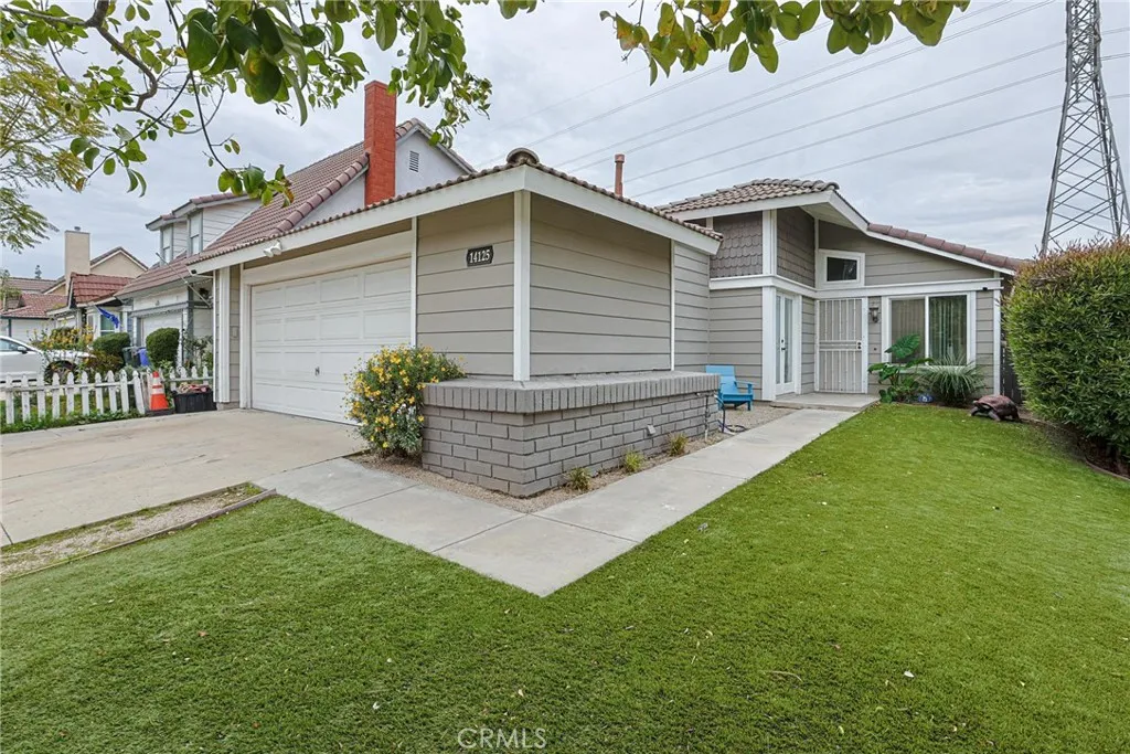 14125 Green Vista, Fontana, California 92337 home-pic-4
