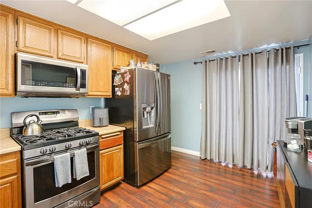 14125 Green Vista, Fontana, California 92337 home-pic-17
