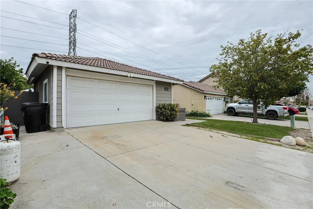 14125 Green Vista, Fontana, California 92337 home-pic-3