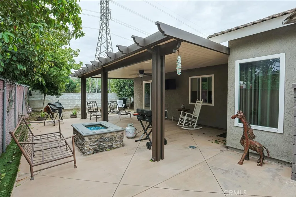 14125 Green Vista, Fontana, California 92337 home-pic-33
