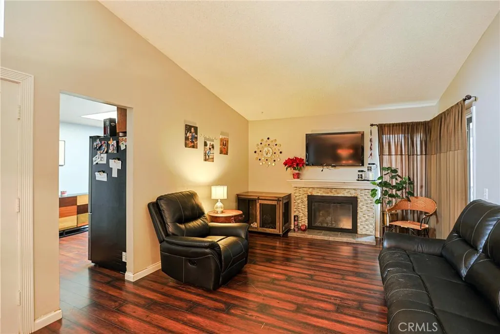 14125 Green Vista, Fontana, California 92337 home-pic-10