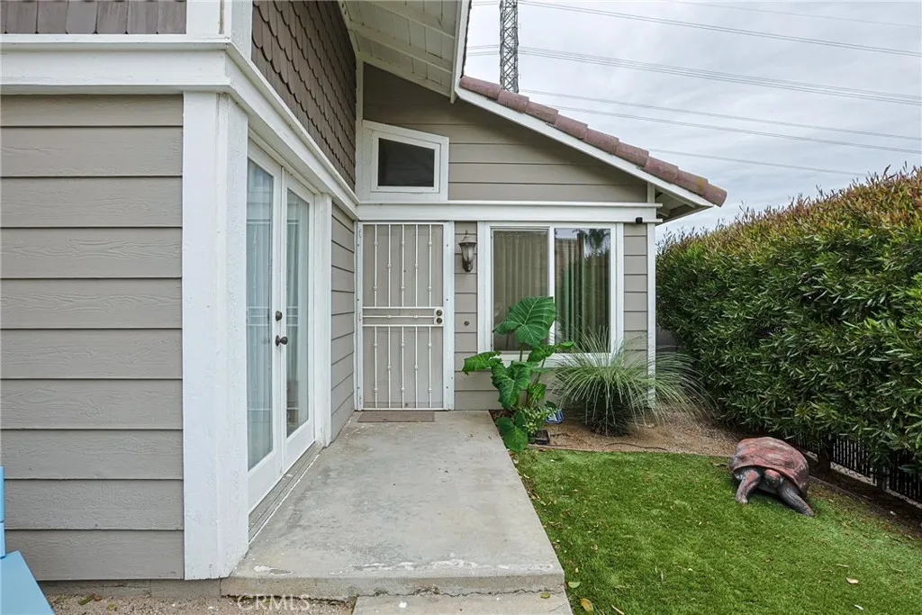 14125 Green Vista, Fontana, California 92337 home-pic-6