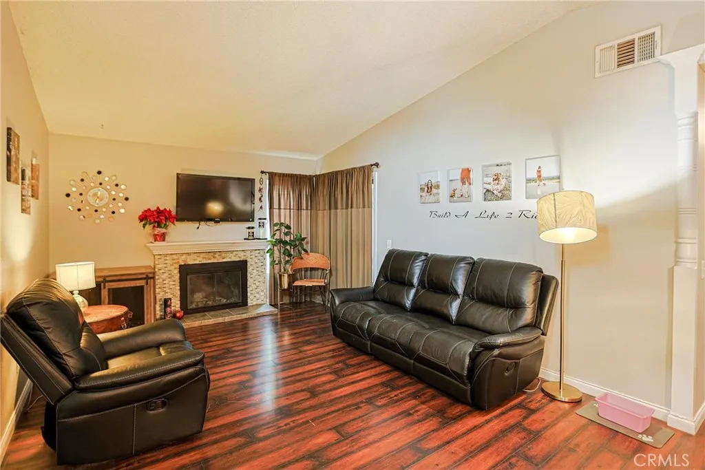14125 Green Vista, Fontana, California 92337 home-pic-8