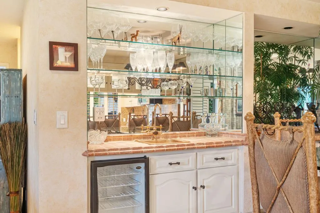 21 Pueblo Vista Drive, Palm Springs, California 92264 home-pic-11