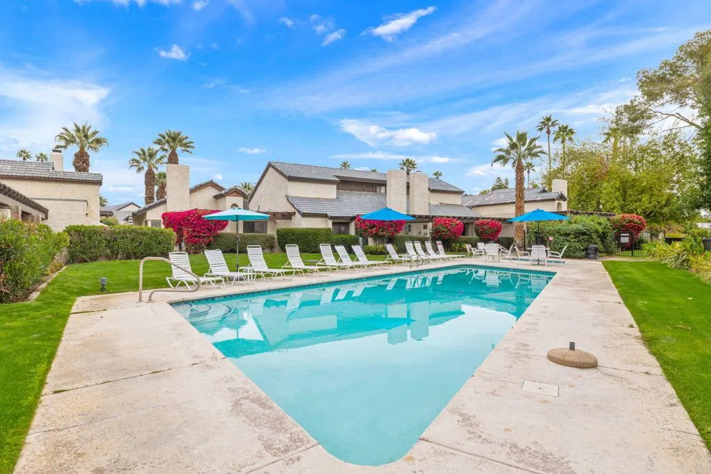 21 Pueblo Vista Drive, Palm Springs, California 92264 home-pic-40
