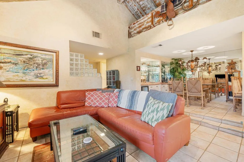 21 Pueblo Vista Drive, Palm Springs, California 92264 home-pic-4