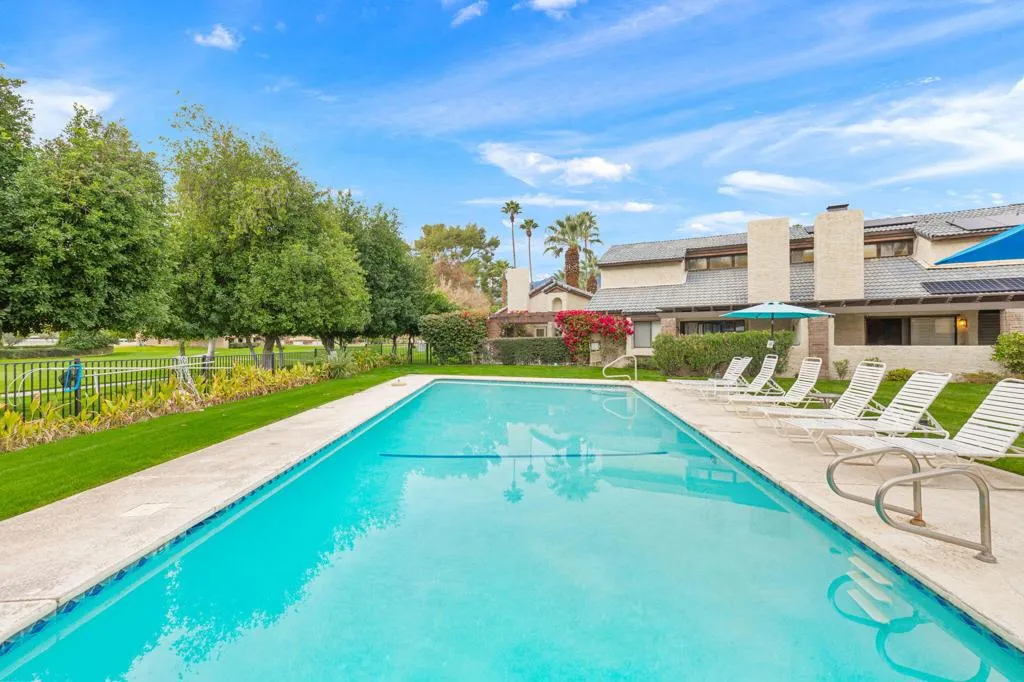 21 Pueblo Vista Drive, Palm Springs, California 92264 home-pic-37