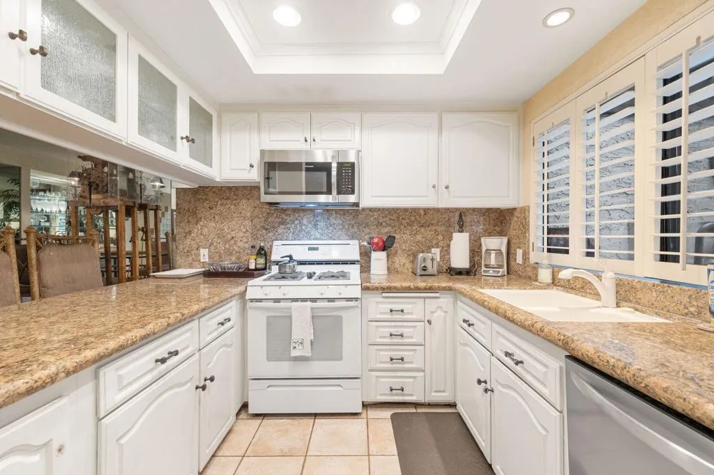 21 Pueblo Vista Drive, Palm Springs, California 92264 home-pic-8
