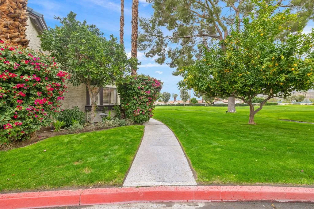 21 Pueblo Vista Drive, Palm Springs, California 92264 home-pic-19