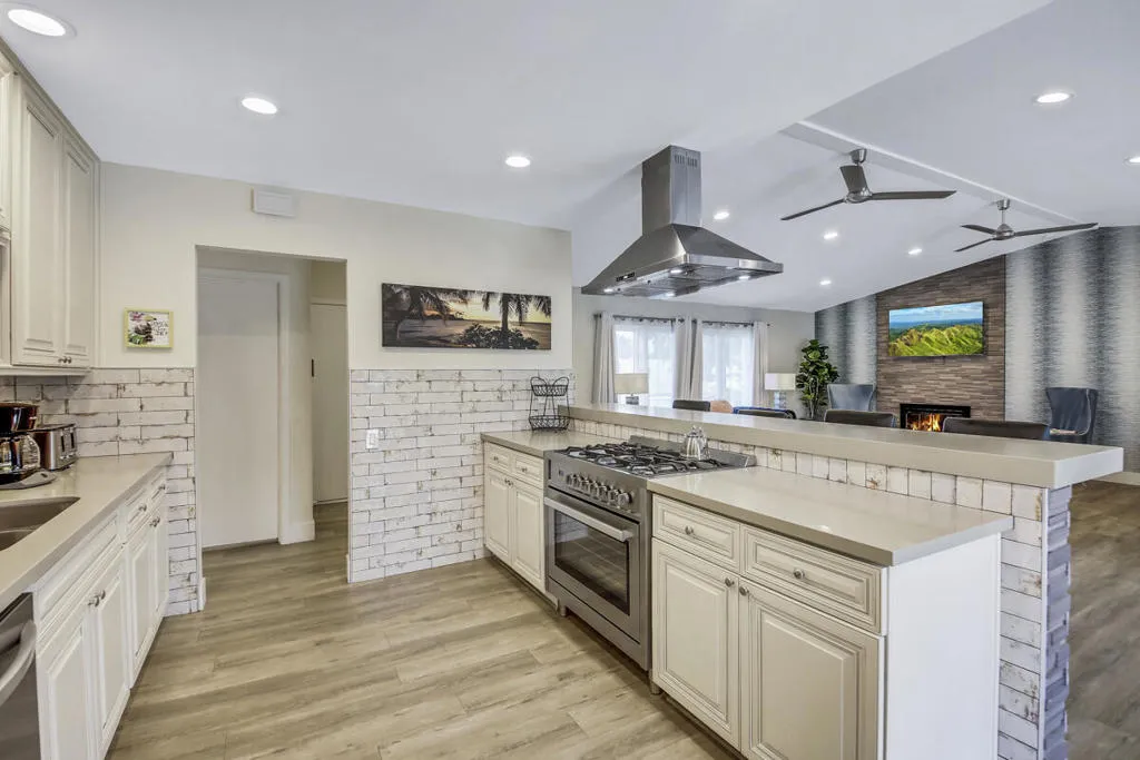 39 KITCHEN MLS SIZE