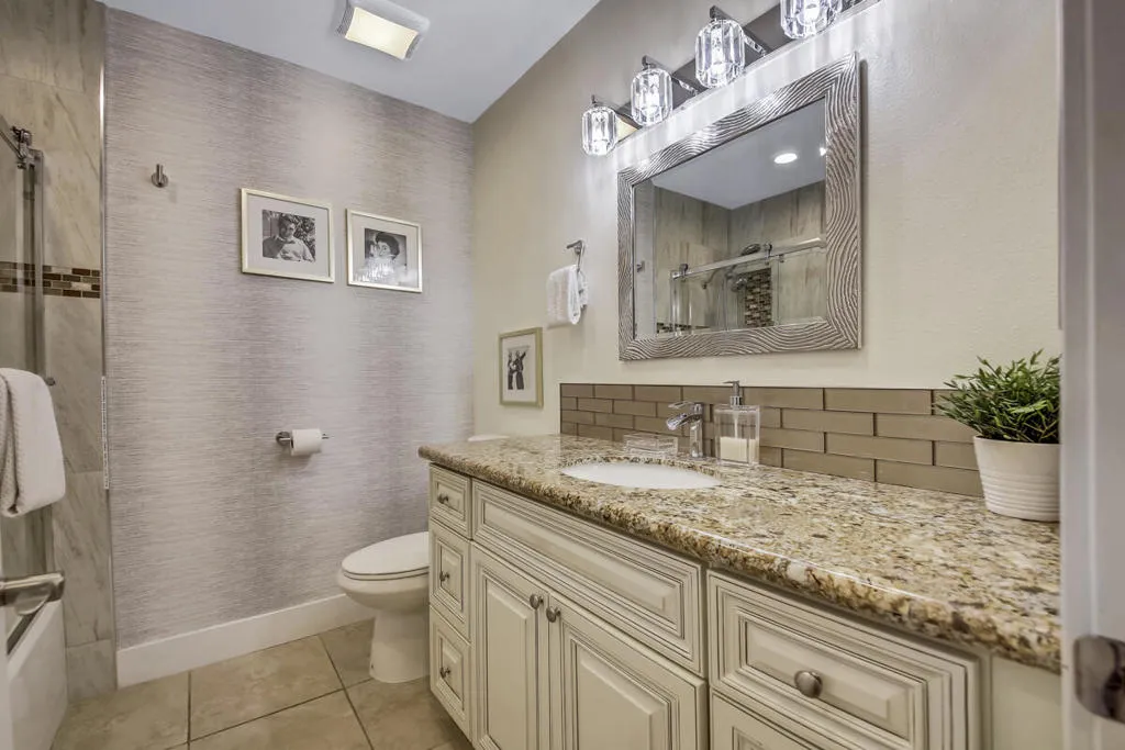 44 BATHROOM MLS SIZE