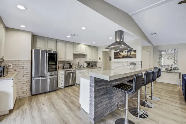 38 KITCHEN MLS SIZE
