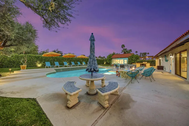 20 BACKYARD MLS SIZE