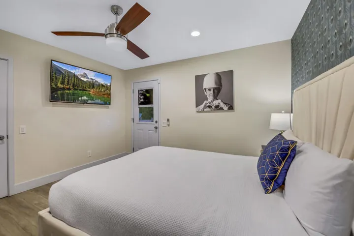 52 BEDROOM MLS SIZE