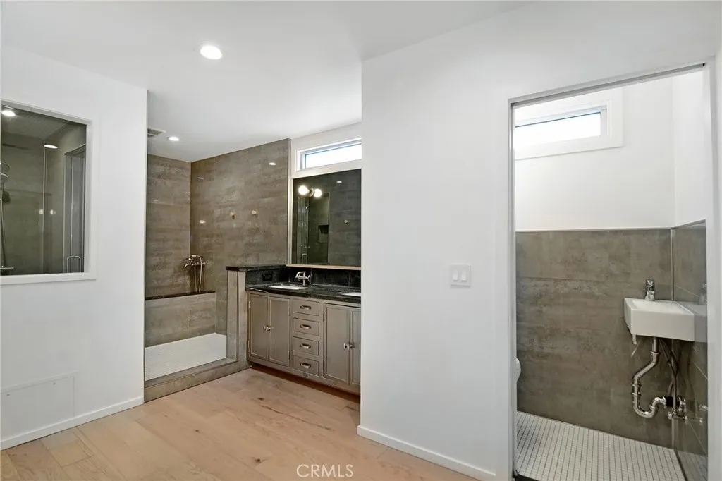 4676 Arriba Drive, Tarzana, California 91356 home-pic-28