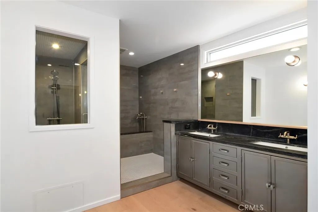 4676 Arriba Drive, Tarzana, California 91356 home-pic-29