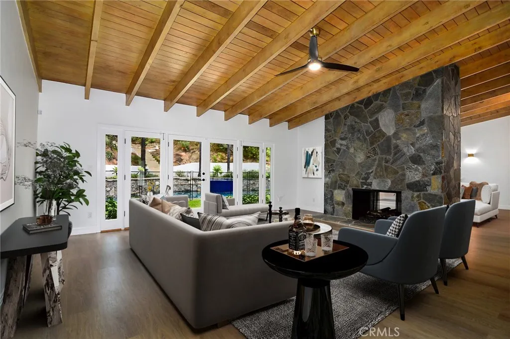 4676 Arriba Drive, Tarzana, California 91356 home-pic-6