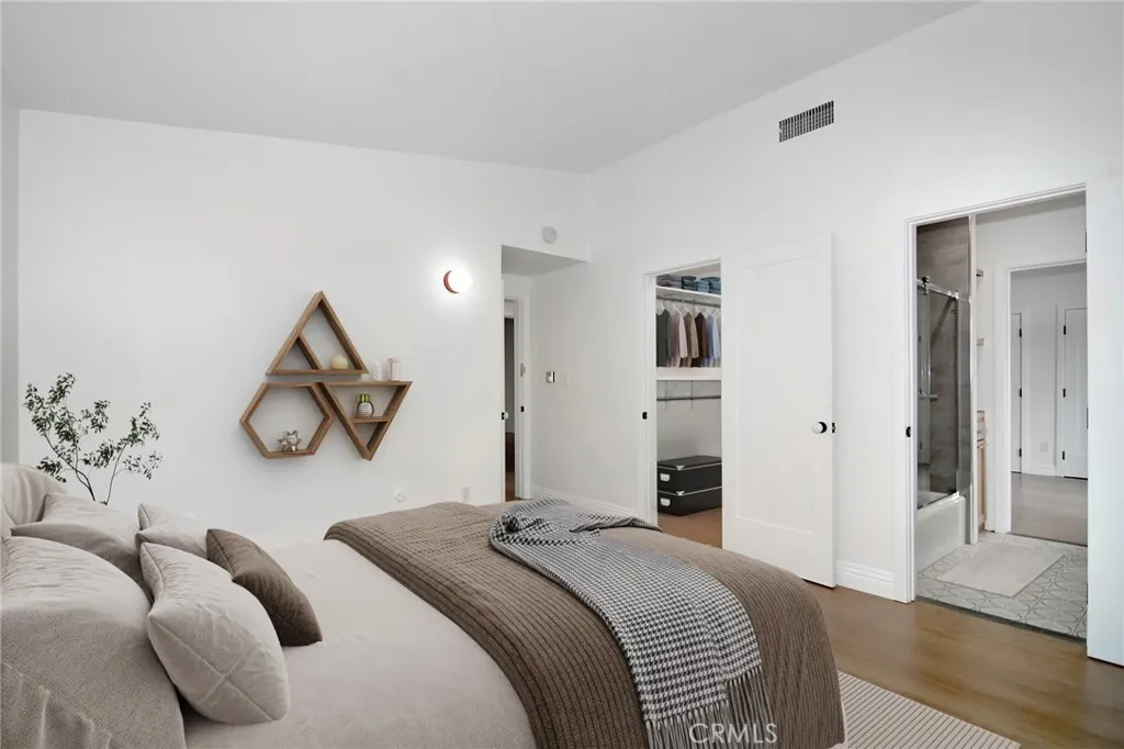 4676 Arriba Drive, Tarzana, California 91356 home-pic-25