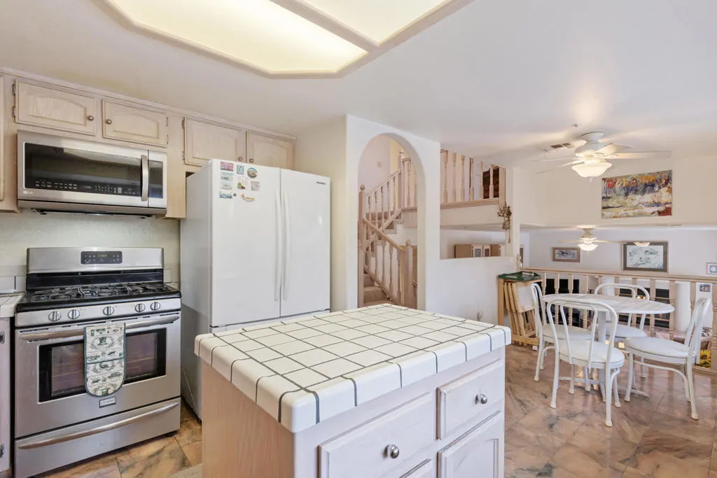 68947 Risueno Road, Cathedral City, California 92234 home-pic-32