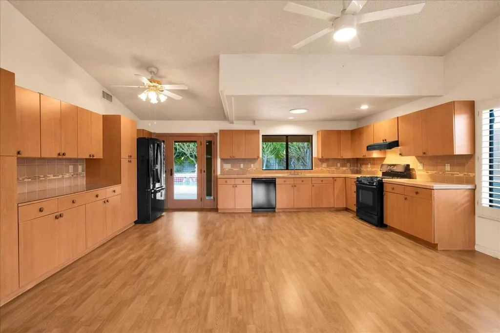 68220 Mccallum Way, Cathedral City, California 92234 home-pic-9