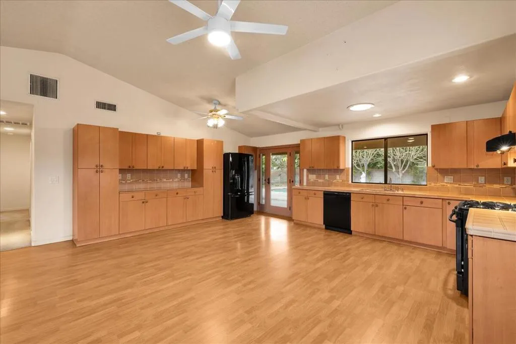 68220 Mccallum Way, Cathedral City, California 92234 home-pic-11