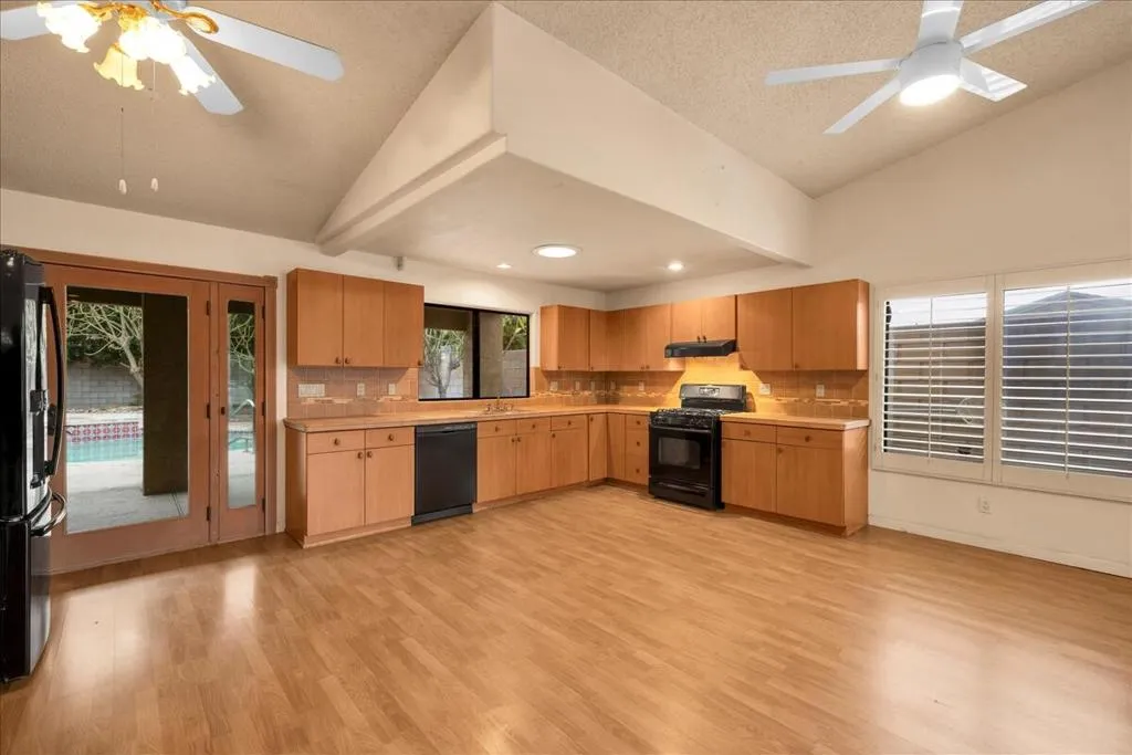 68220 Mccallum Way, Cathedral City, California 92234 home-pic-10