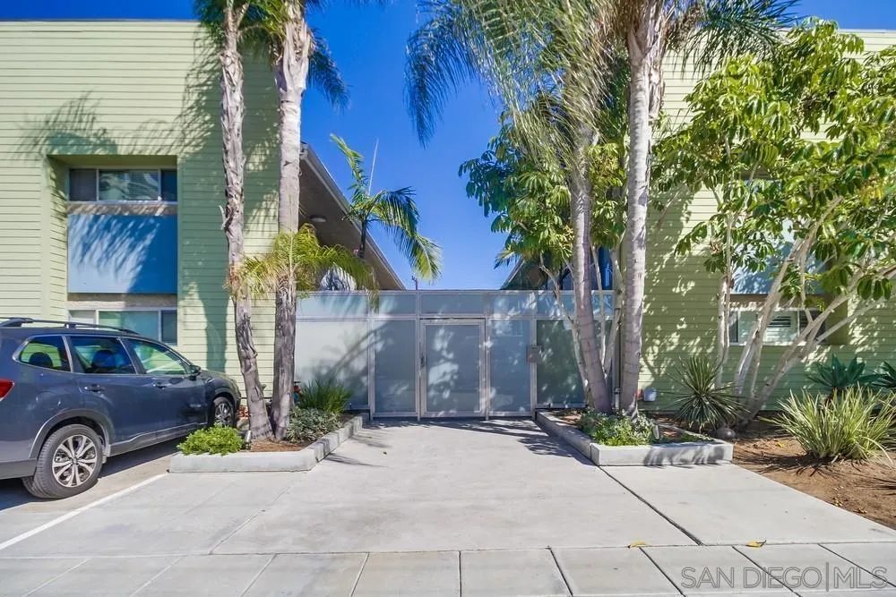 3907 Georgia St 12, San Diego, California 92103 home-pic-1