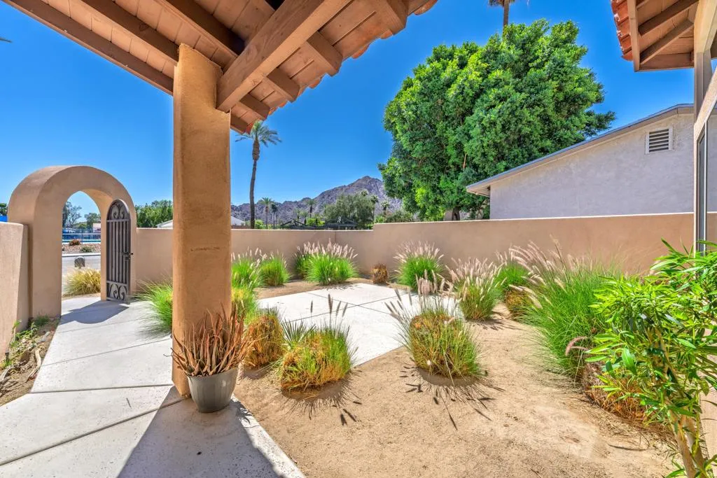 51885 Avenida Bermudas, La Quinta, California 92253 home-pic-10