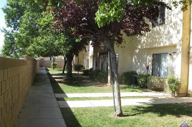 1750 E Avenue Q14 20, Palmdale, California 93550