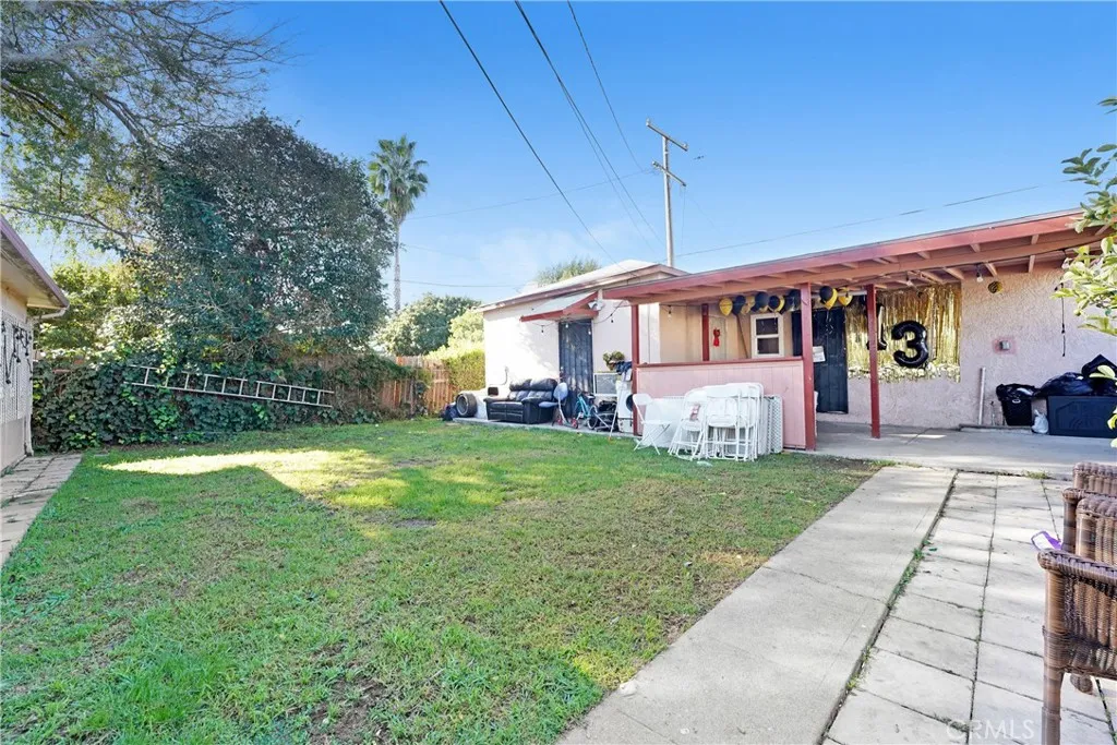 2200 W Hardy, Inglewood, California 90305 home-pic-9