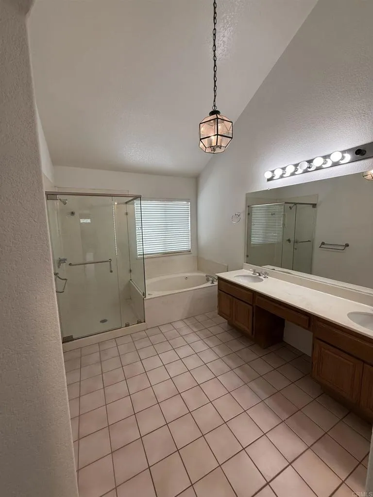 1726 Camino Miranda, San Jacinto, California 92583 home-pic-9
