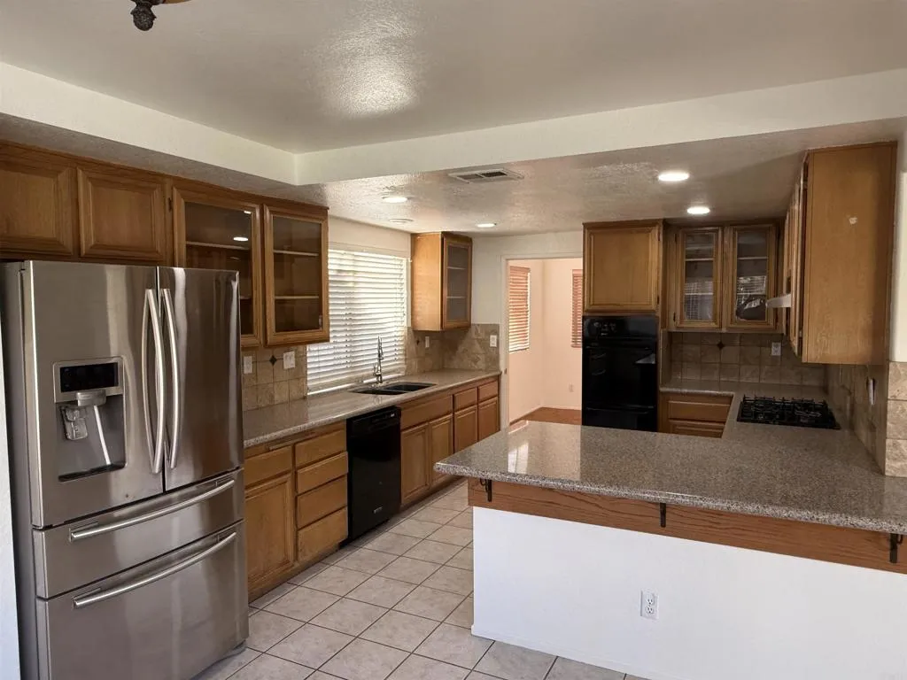 1726 Camino Miranda, San Jacinto, California 92583 home-pic-15