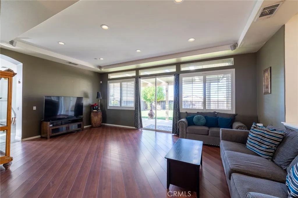 1153 Woodburn, Beaumont, California 92223 home-pic-3
