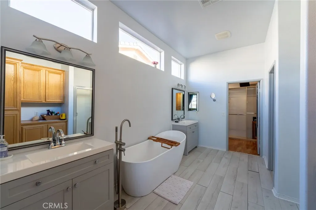 1153 Woodburn, Beaumont, California 92223 home-pic-2
