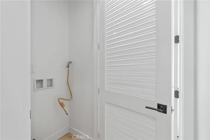 17313 Los Alimos, Granada Hills, California 91344