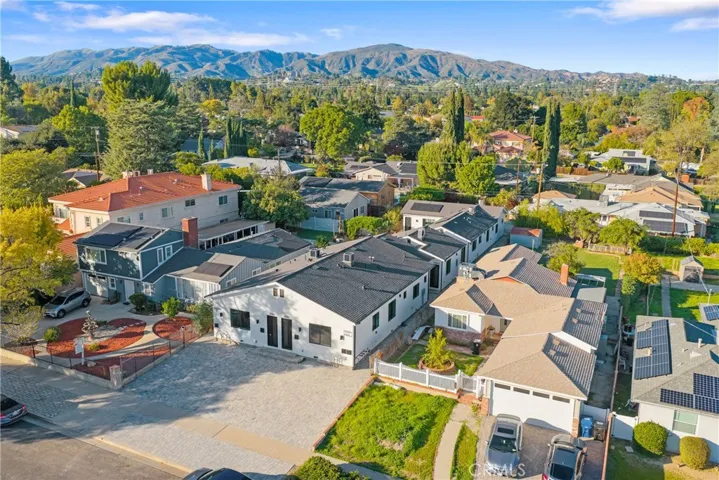 17313 Los Alimos, Granada Hills, California 91344
