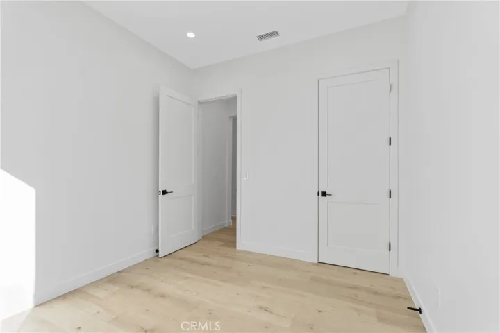 17313 Los Alimos, Granada Hills, California 91344