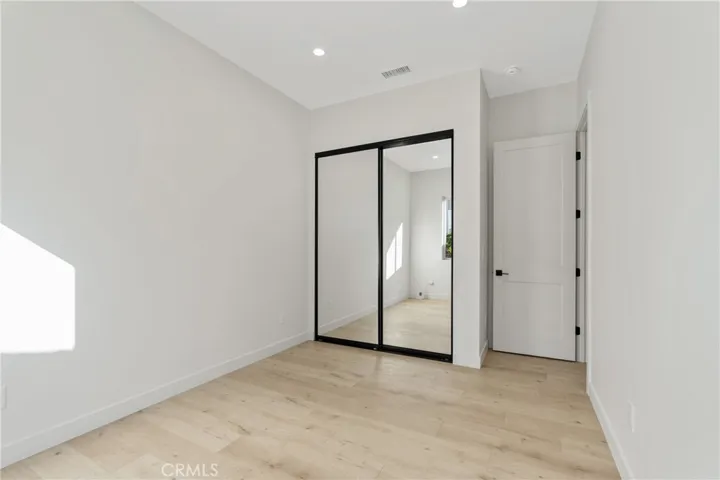 17313 Los Alimos, Granada Hills, California 91344