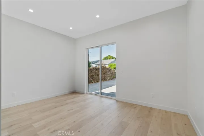 17313 Los Alimos, Granada Hills, California 91344