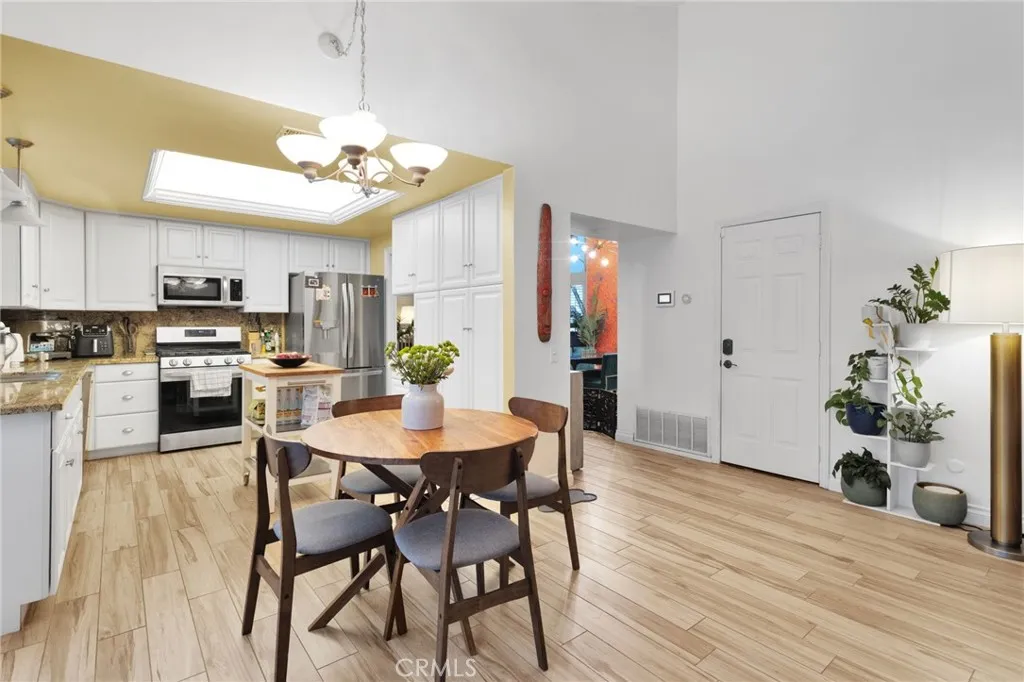 25442 Via Escovar, Valencia, California 91355 home-pic-15